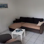 Vue A Pied 2 Minutes Internet Parking Feriehus Fleury (Aude)