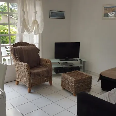 Vue Mer: Beachfront With Private Parking And Fiber Wi-fi *