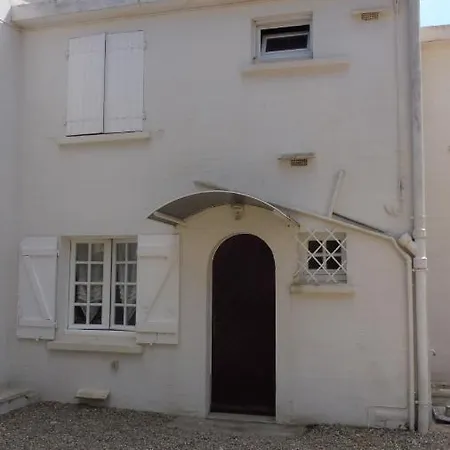 Holiday home Vue Mer: Beachfront With Private Parking And Fiber Wi-fi *