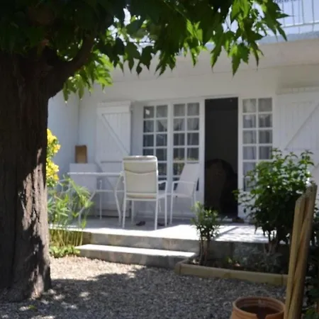 Hébergement de vacances Vue A Pied 2 Minutes 200 M Parking Privé Wifi Fibre Abritée Du Vent *